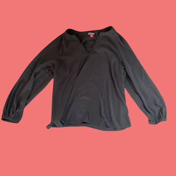 🖤 Vince Camuto Black V-Neck Blouse – Effortless Elegance, Size L - Picture 2 of 5
